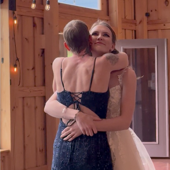 Be Present & Refreshed✨ - Picture 6 of 16